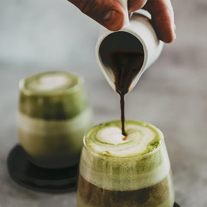 Warum Matcha und Kaffee einfach perfekt zusammenpassen